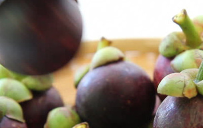 Мангостин (Garcinia mangostana) Мангостин (Garcinia mangostana)