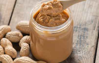 Erdnussbutter (Arachis hypogea)