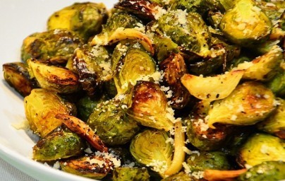 LCHF zapečen kelj s parmezanom LCHF zapečen kelj s parmezanom