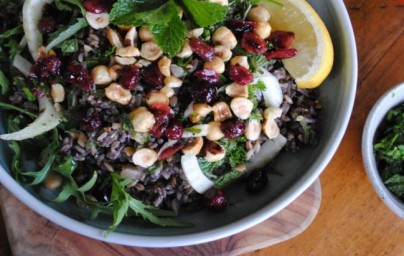 LCHF salata sa tunom i lješnjacima LCHF salata sa tunom i lješnjacima